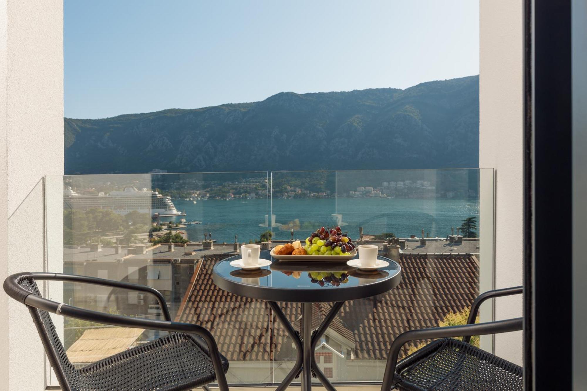 Berge Apartments Kotor Eksteriør billede